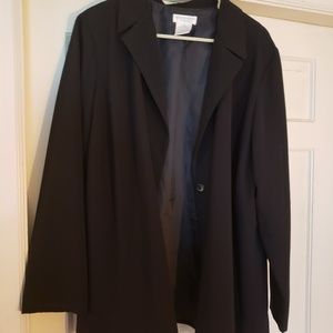 18W black fully lined blazer w/one button closure